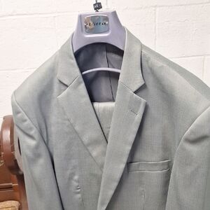 Vittorio Men's Light Gray Suit